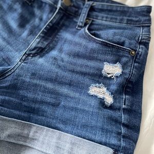 Jean shorts w/ rips✨🌟